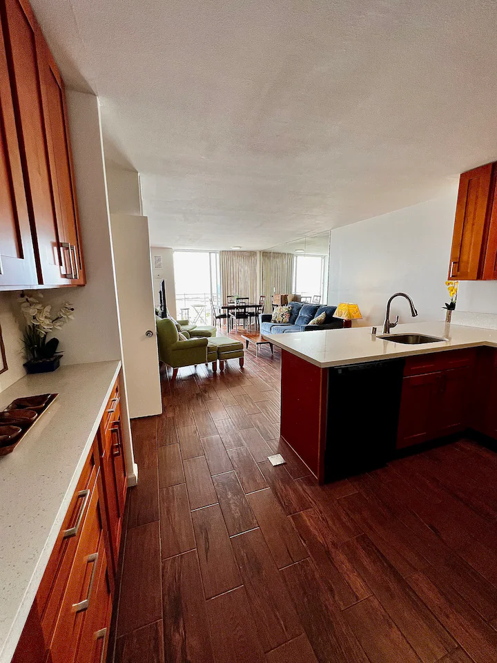 Full kitchen